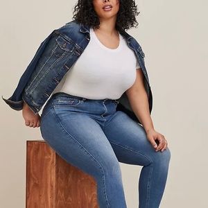 Torrid Bombshell Premium Stretch Hi Rise Skinny Jeans Size 18 Short